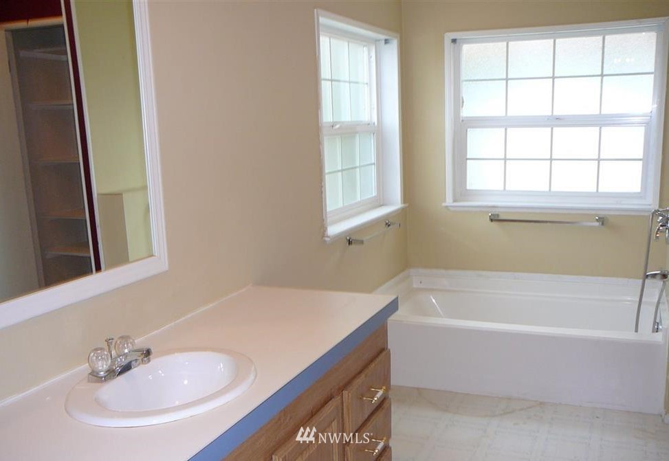 433 Fern Road Port Angeles, WA 98362 - Photo 16 of 25 Gallery Image 16