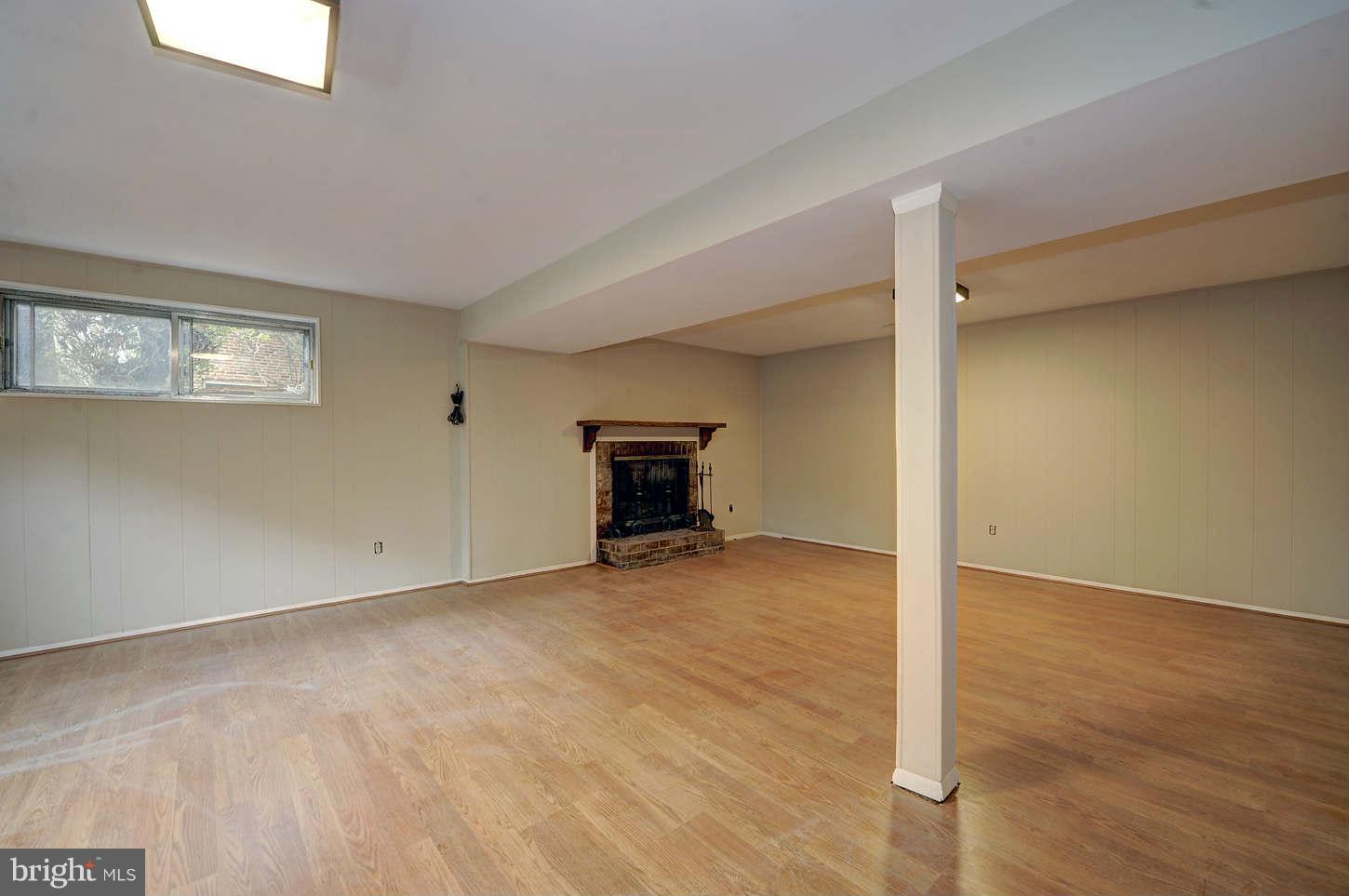 8457 Thames Street Springfield, VA 22151 - Photo 24 of 30 Family Room