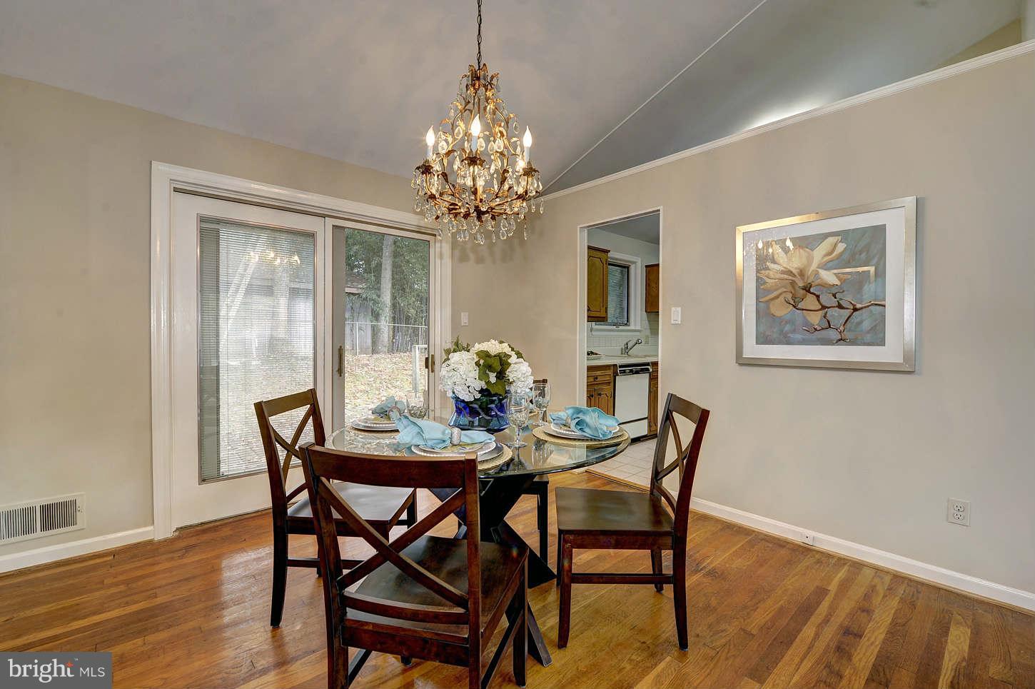 8457 Thames Street Springfield, VA 22151 - Photo 8 of 30 Dining Room