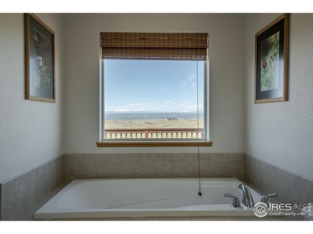 a picture of a bench in a room