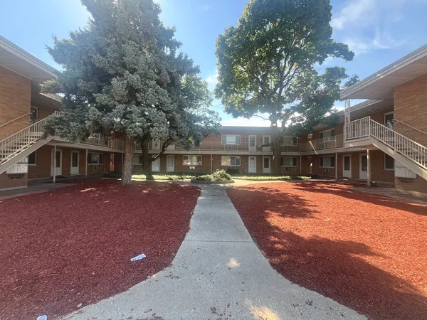 $1,500 | 4211 West 95th Street, Unit 1A, Oak Lawn, IL 60453