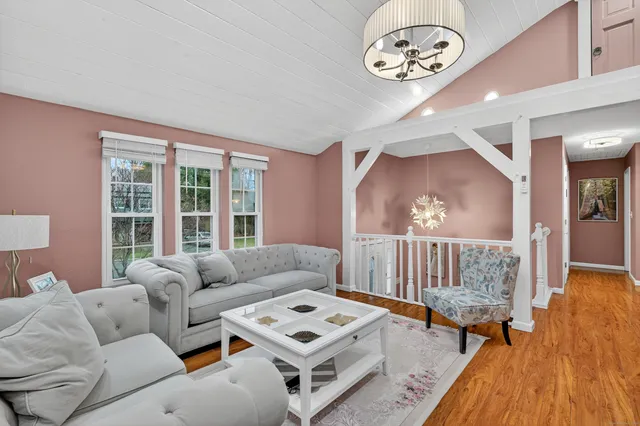 $389,900 | 157 Bluebird Drive, Naugatuck, CT 06770