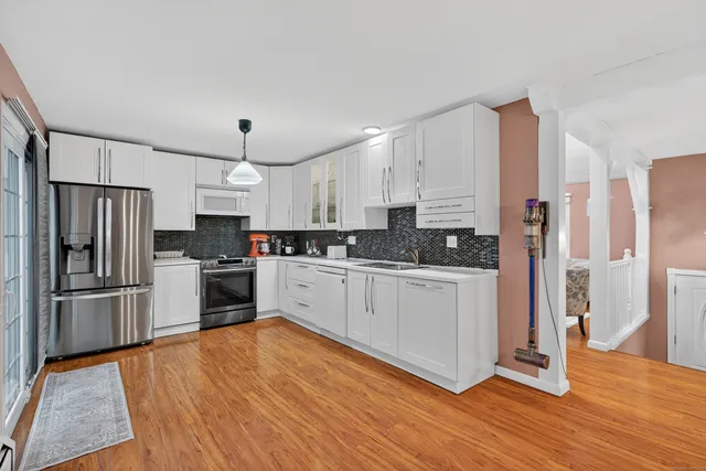 $389,900 | 157 Bluebird Drive, Naugatuck, CT 06770