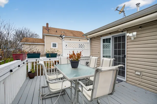 $389,900 | 157 Bluebird Drive, Naugatuck, CT 06770