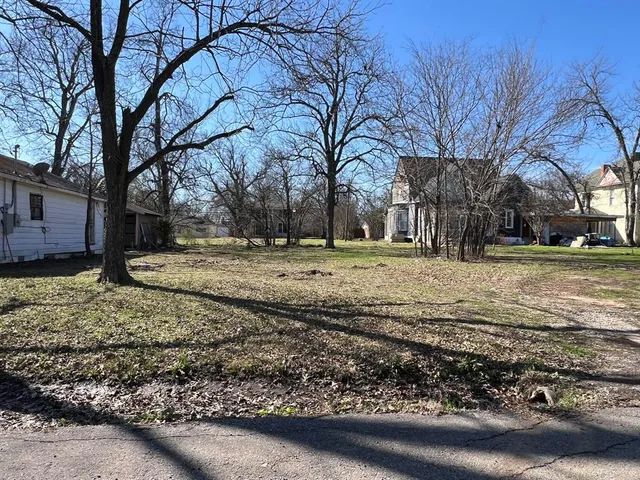 $35,000 | 954 3rd Street Southeast, Paris, TX 75460