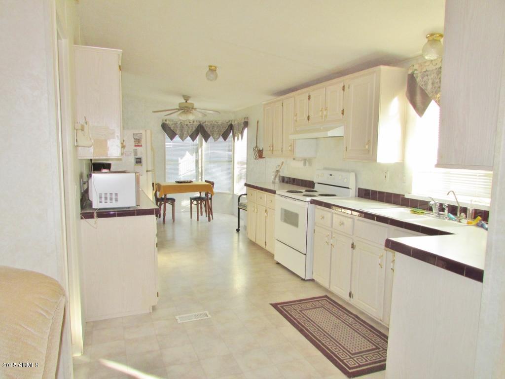 55133 West Farrell Road Maricopa, AZ 85139 - Photo 8 of 42 8_Kitchen