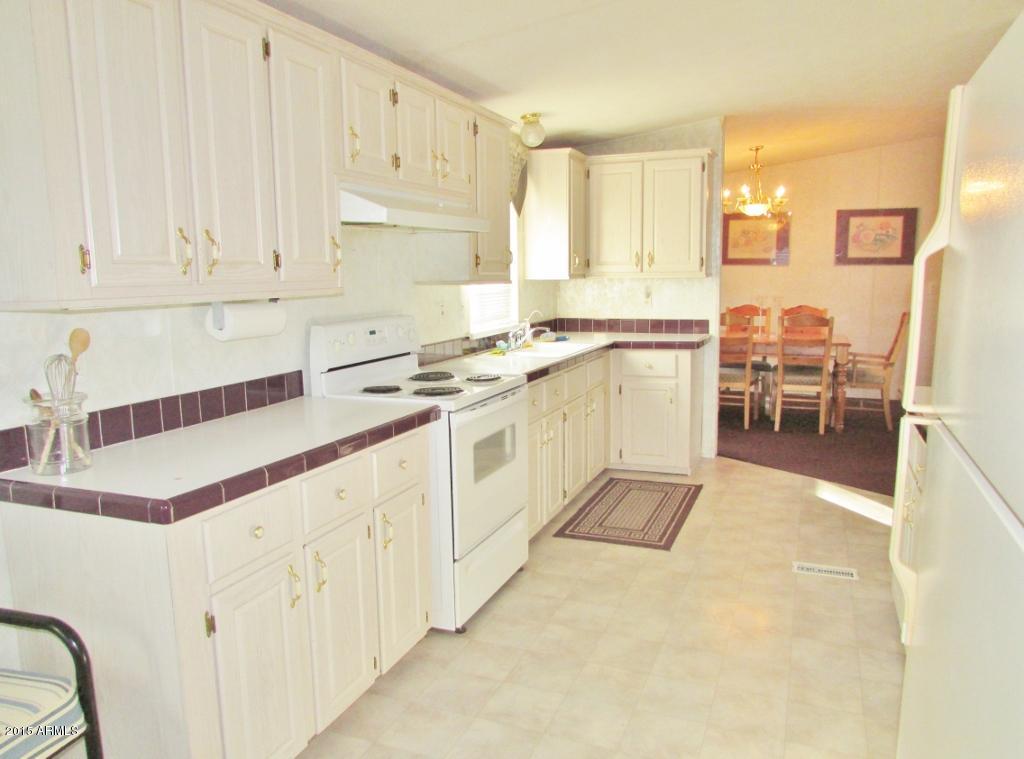 55133 West Farrell Road Maricopa, AZ 85139 - Photo 9 of 42 9_Kitchen