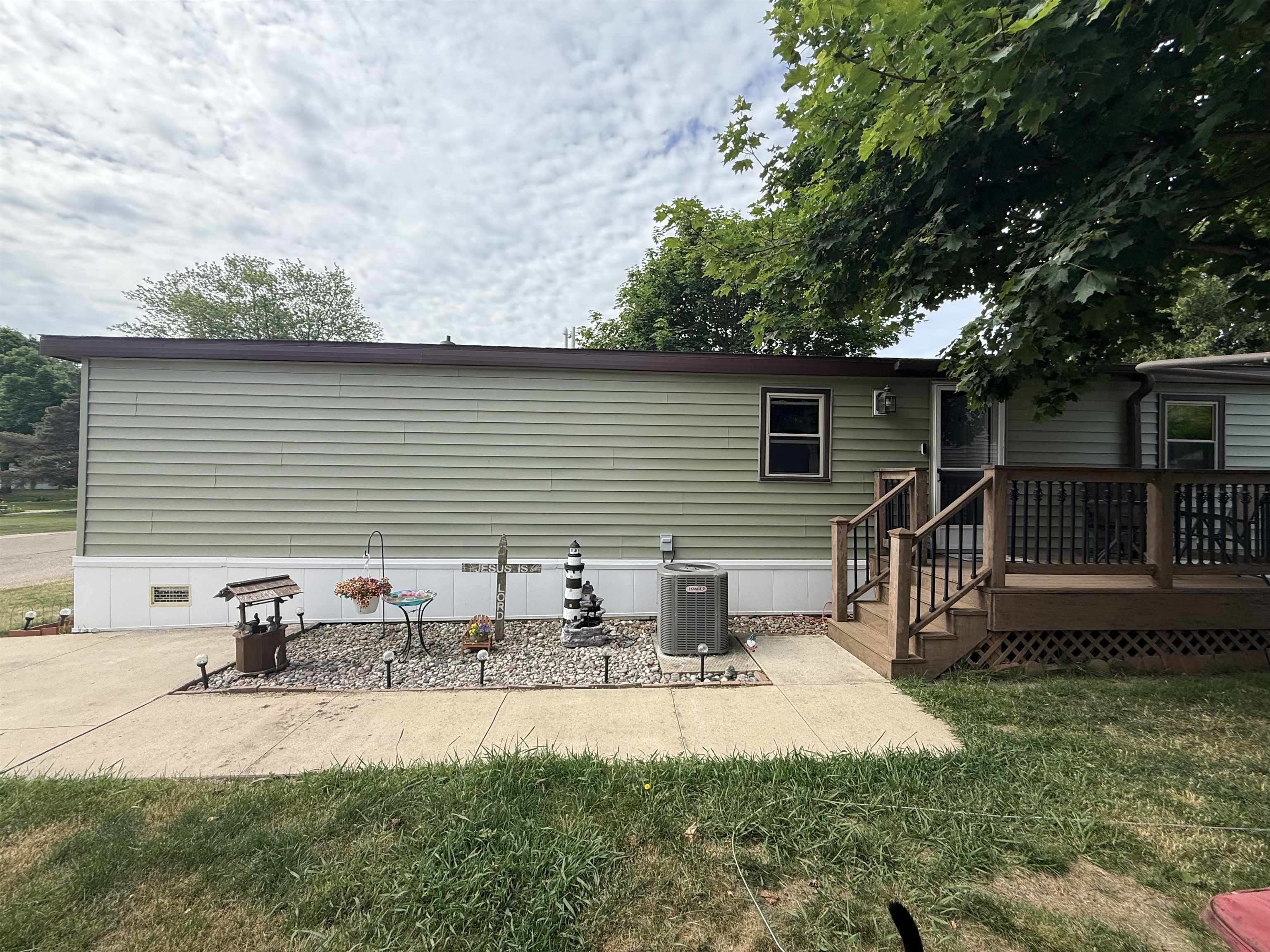 31 Maple Grove Avenue Jefferson, WI 53549 - Photo 2 of 31