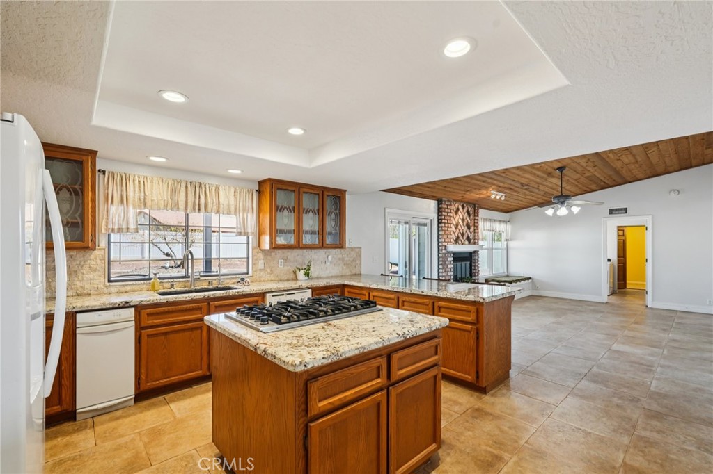 16055 St Timothy Road Apple Valley, CA 92307 - Photo 11 of 35