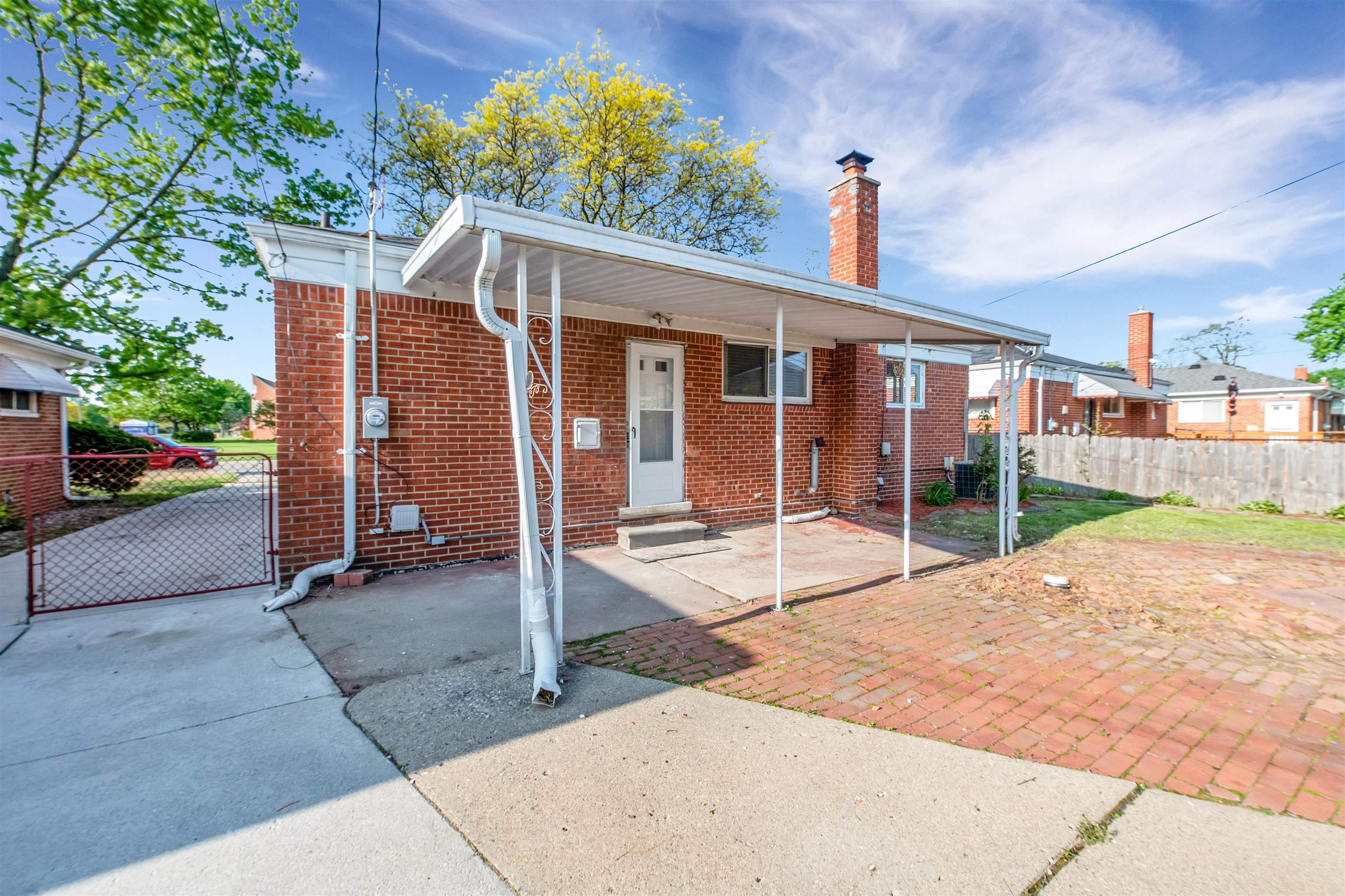 18585 Stephens Road Eastpointe, MI 48021 - Photo 27 of 29 50109054-26.JPG