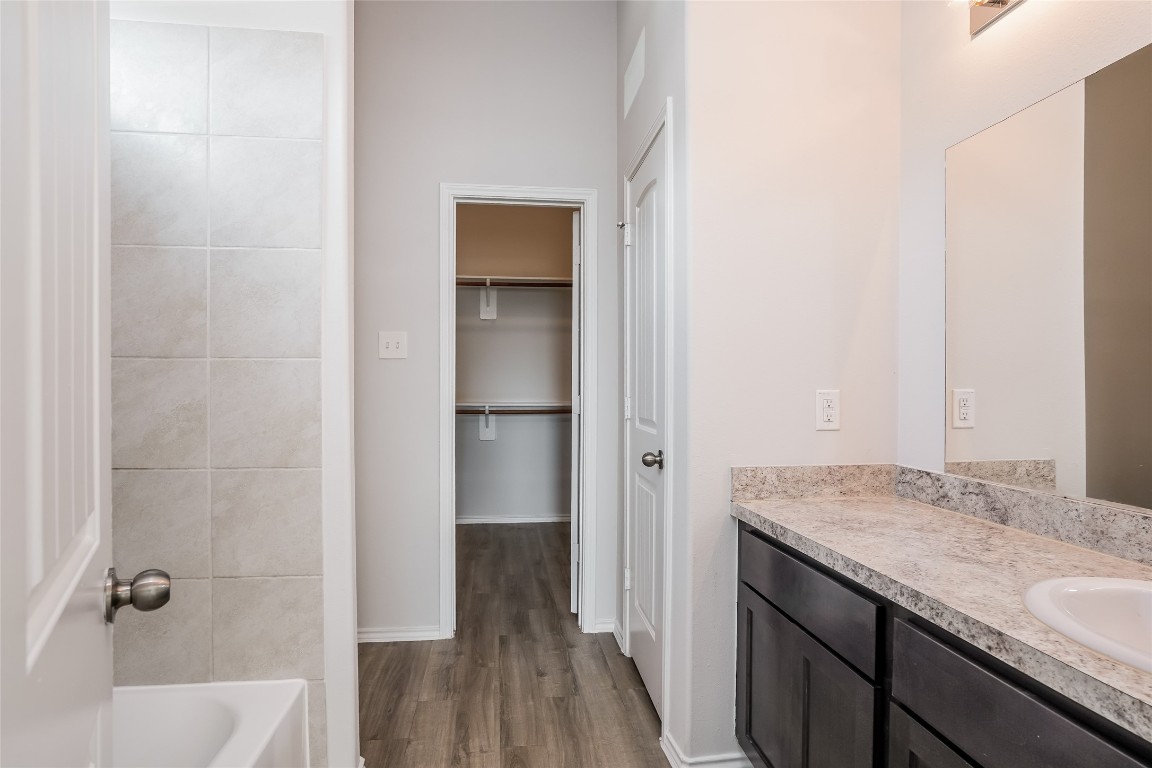 4914 Giant Sequoia Way Spring, TX 77373 - Photo 12 of 13 Photos may be representative of the floor plan and not the exact home. Finishes, layout, and features of the actual property for lease may vary.