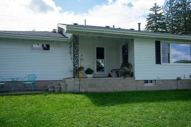 $324,900 | 105 County Rd V, Cazenovia, WI 53924