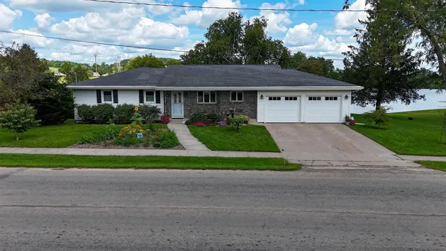 $324,900 | 105 County Rd V, Cazenovia, WI 53924