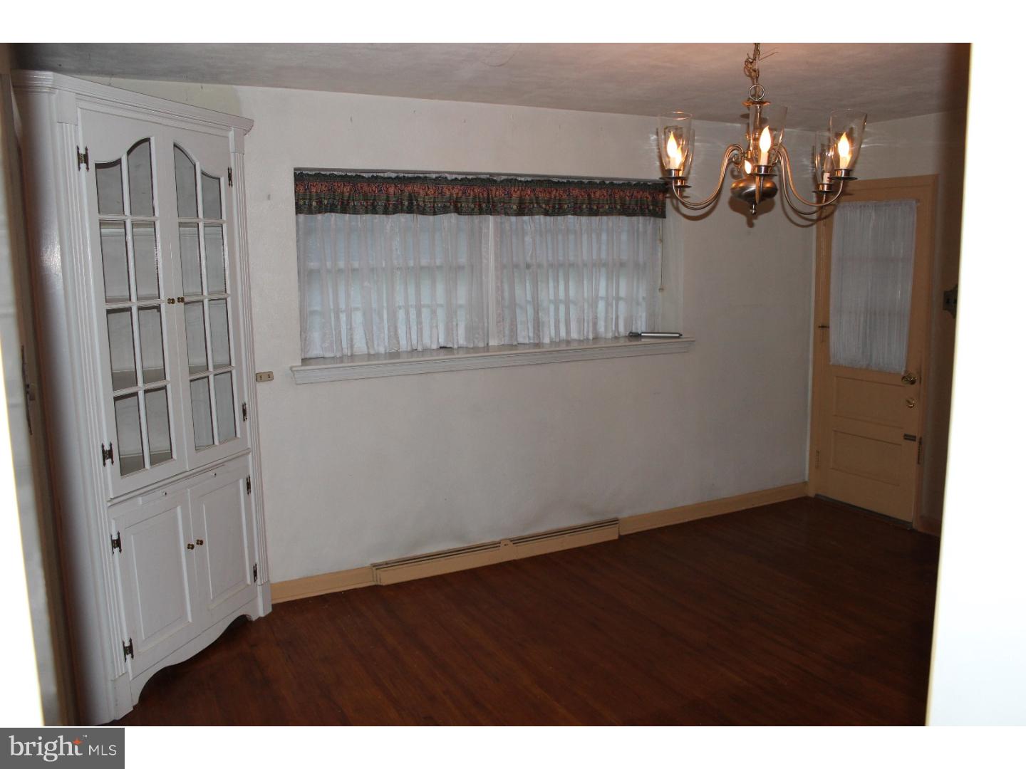 2023 Winthrop Road Huntingdon Valley, PA 19006 - Photo 4 of 9 Dining Room