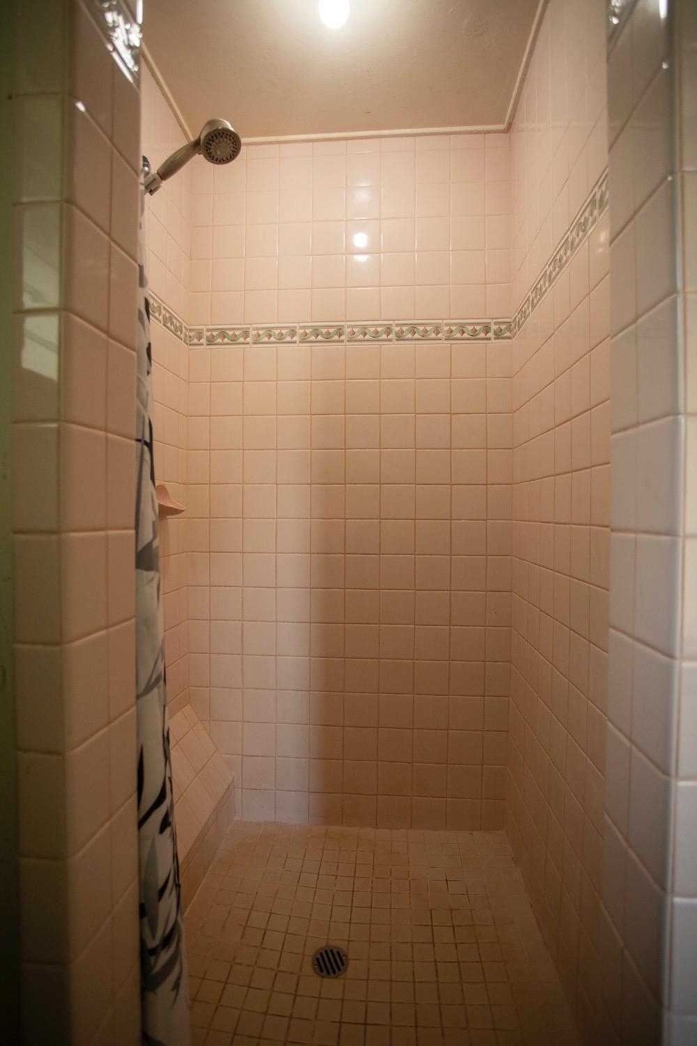 741 Haiku Road Haiku, HI 96708 - Photo 16 of 26 a bathroom with a shower