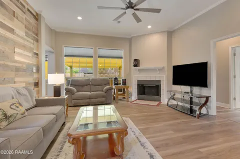 $260,000 | 209 Silver Creek Circle, Lafayette, LA 70508