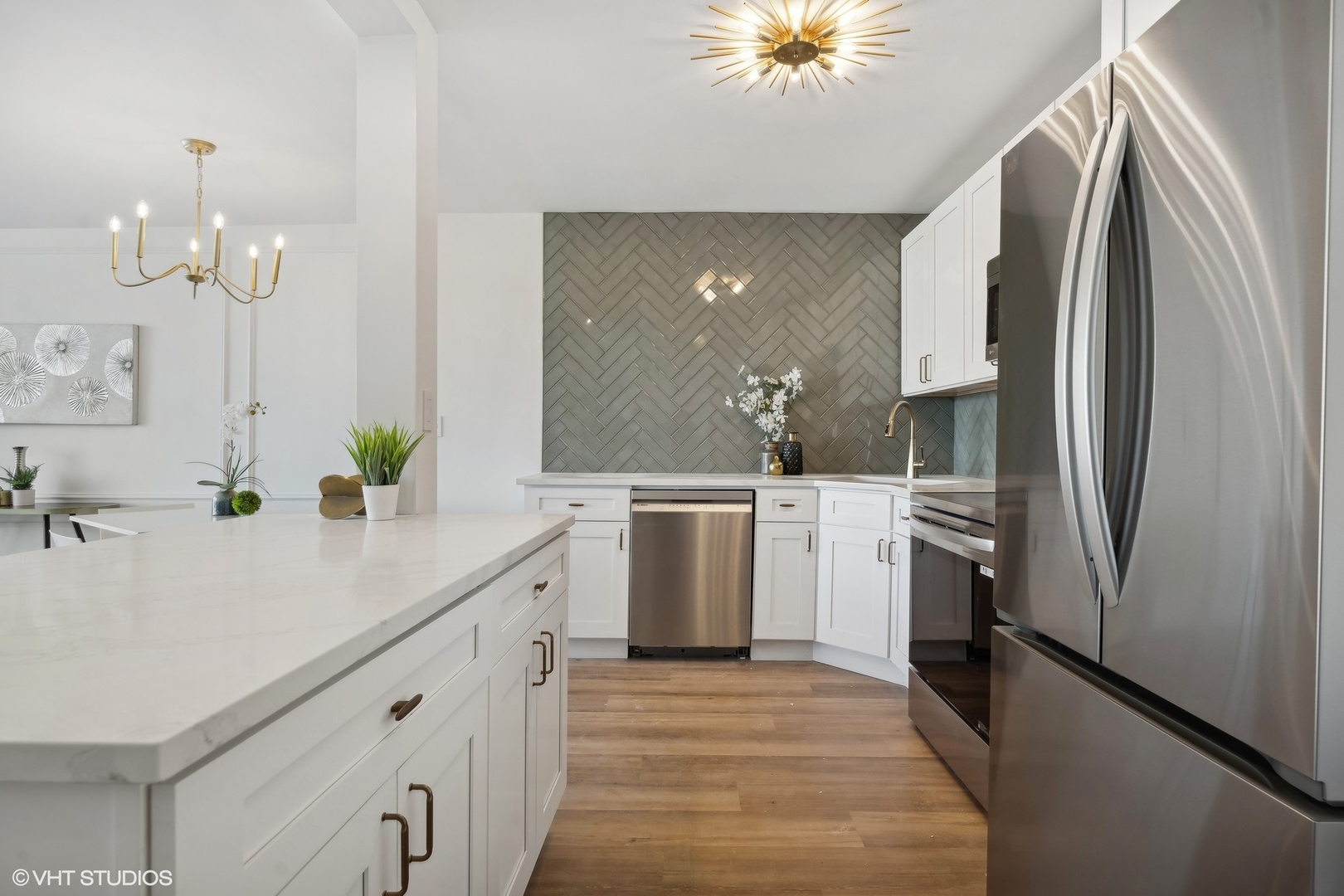 5455 North Sheridan Road, Unit 1711 Chicago, IL 60640 - Photo 2 of 19