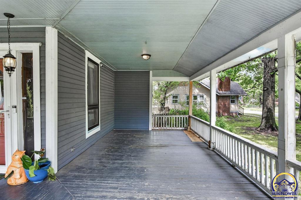 1501 Southwest Mulvane Street Topeka, KS 66604 - Photo 5 of 55