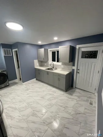 $2,600 | 47 Merrimac Street, Danbury, CT 06810