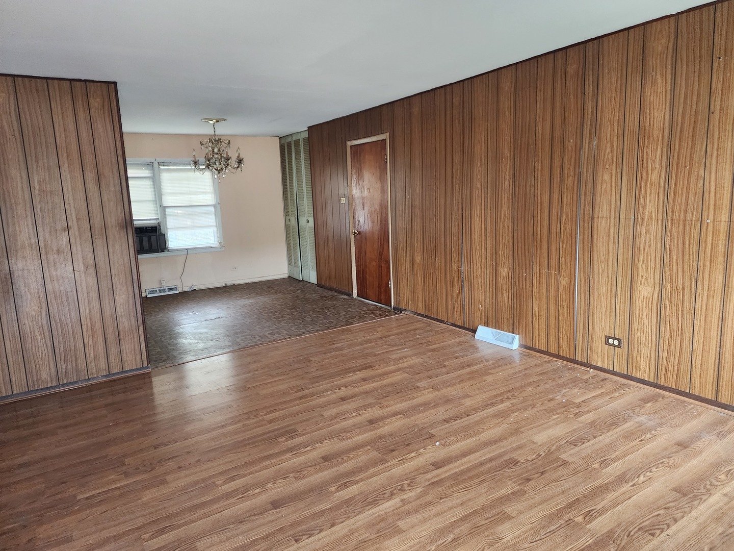 15322 Cypress Road Markham, IL 60428 - Photo 2 of 12