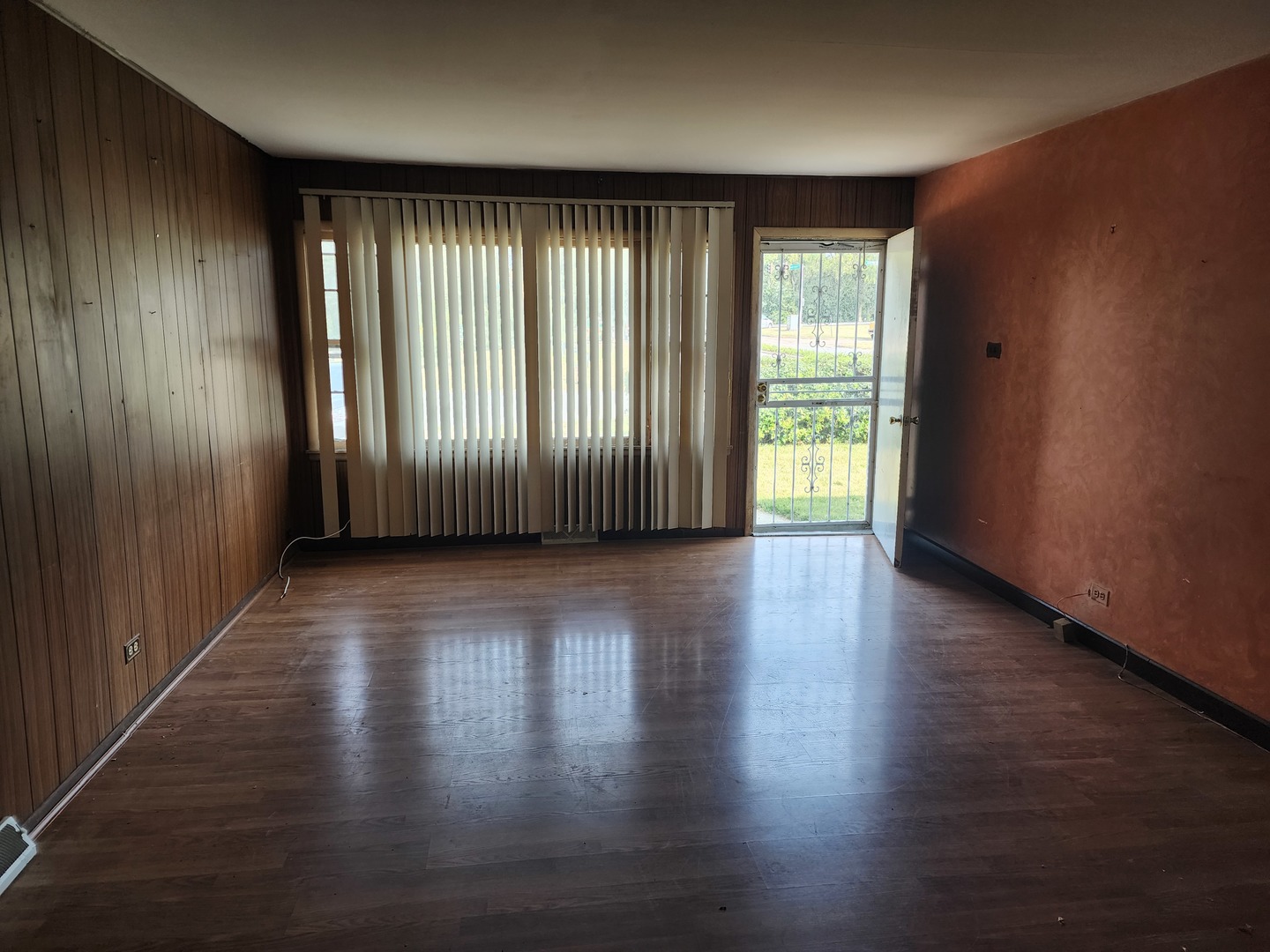 15322 Cypress Road Markham, IL 60428 - Photo 4 of 12