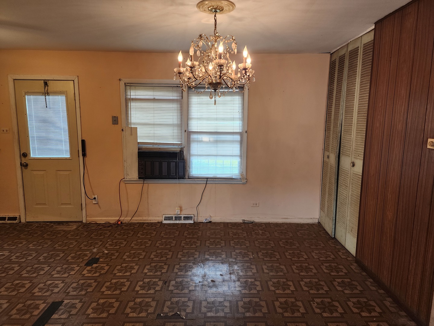 15322 Cypress Road Markham, IL 60428 - Photo 6 of 12