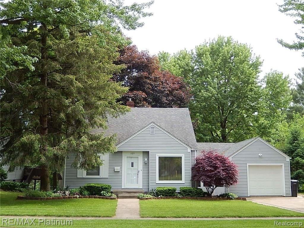 323 Riddle Street Howell, MI 48843 - Photo 1 of 49 1 best.JPG