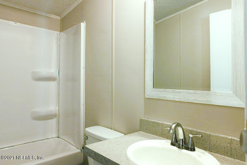 4512 Racoon Run Middleburg, FL 32068 - Photo 26 of 36 Hall Bath