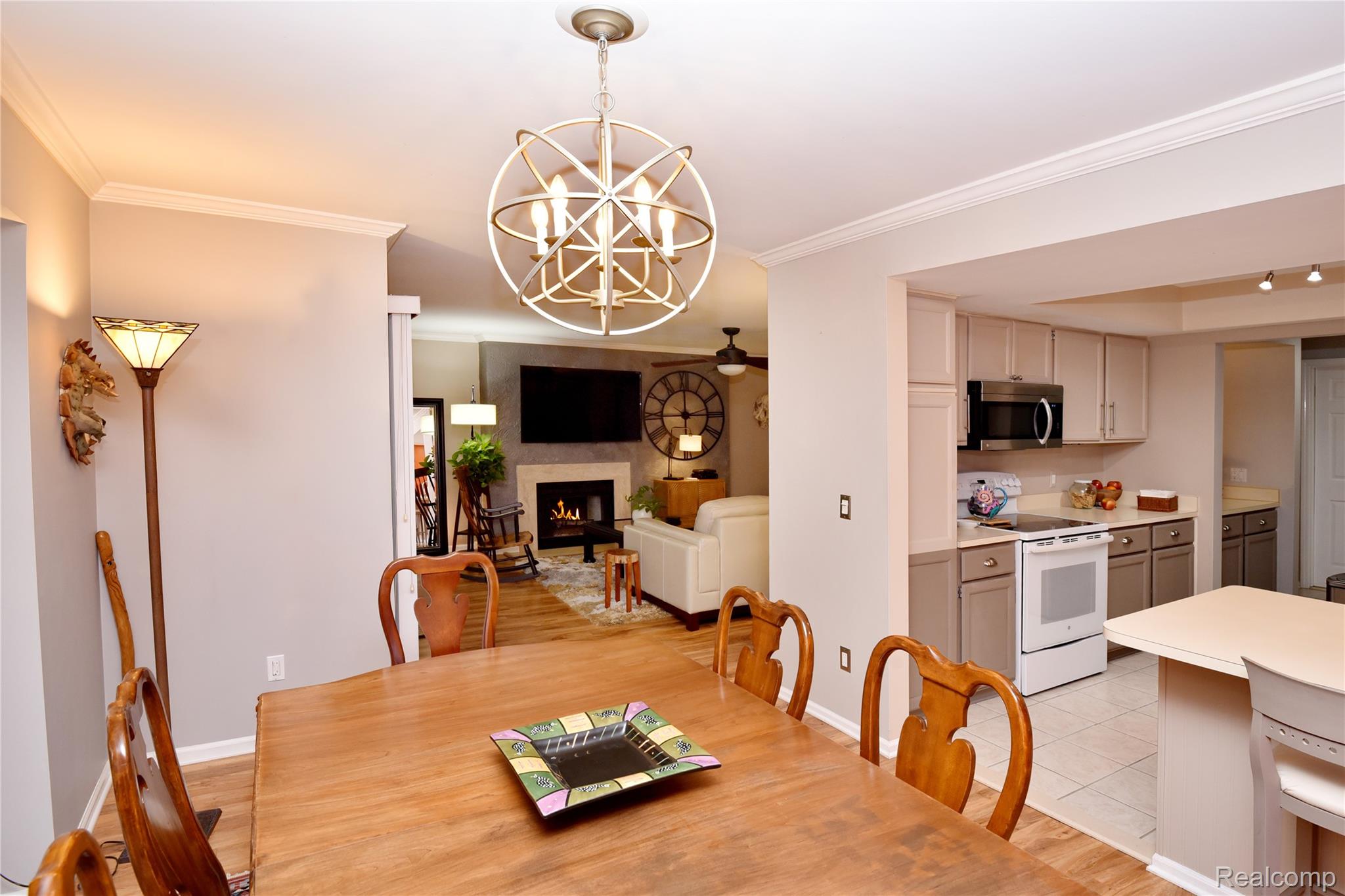 1635 Huntington Park, Unit A Rochester, MI 48309 - Photo 11 of 41 Effortless Flow Throughout