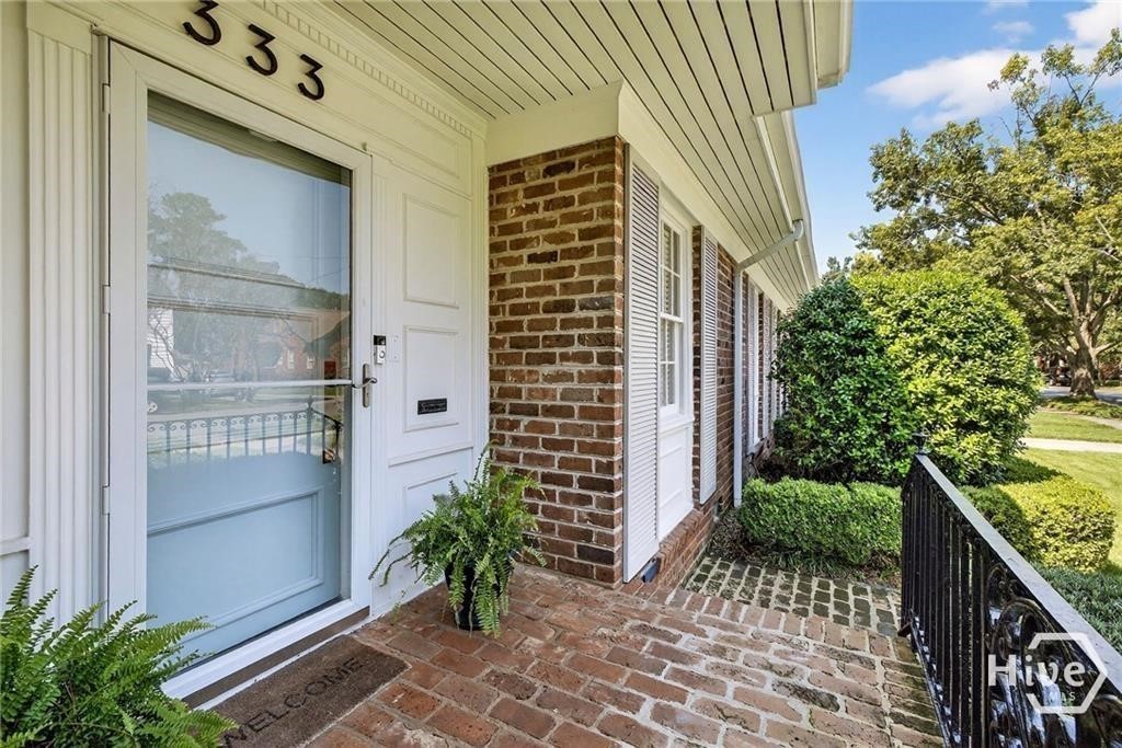 333 East 52nd Street Savannah, GA 31405 - Photo 3 of 24