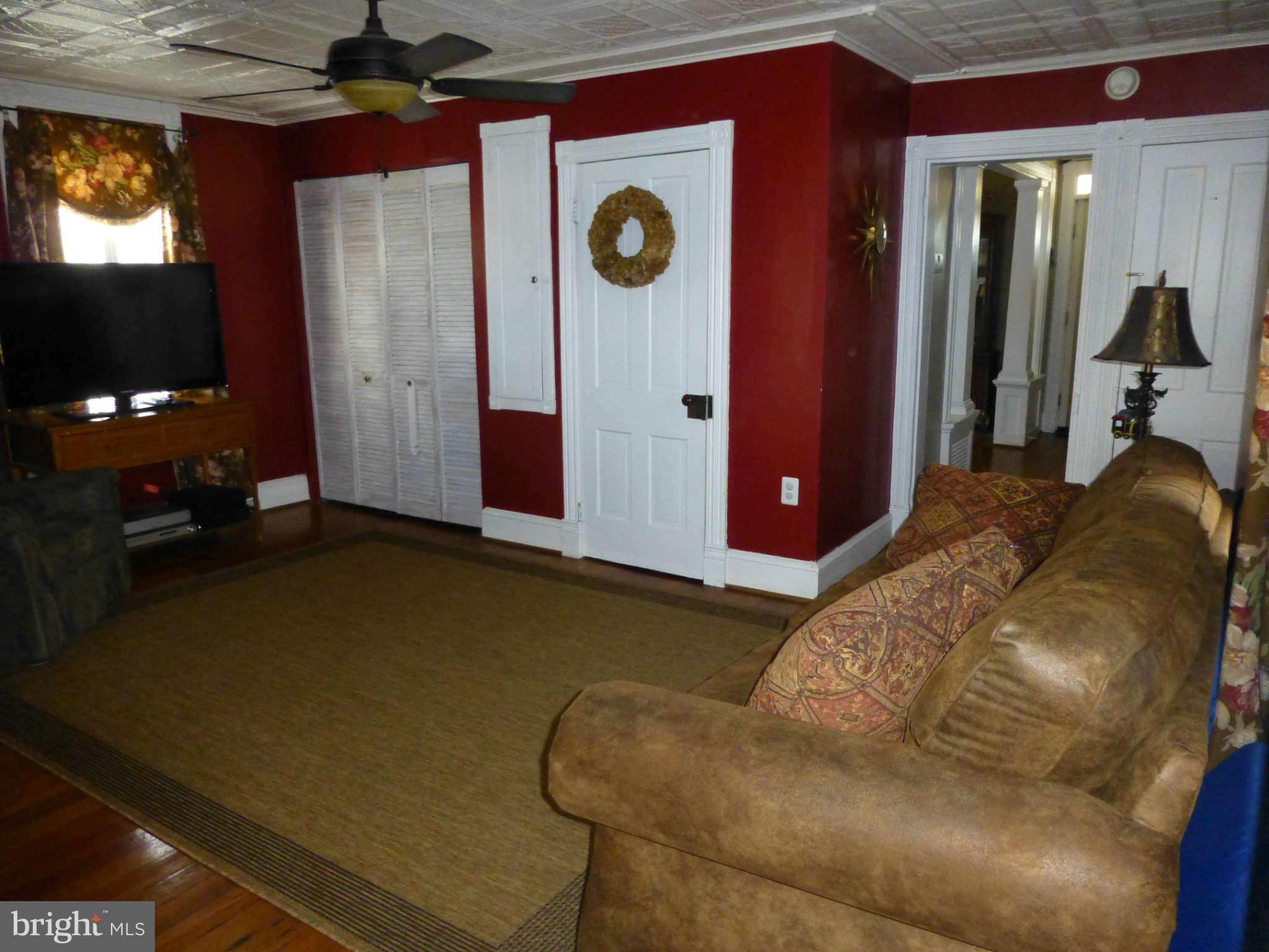 5138 Doubs Road Adamstown, MD 21710 - Photo 8 of 30 Living Room