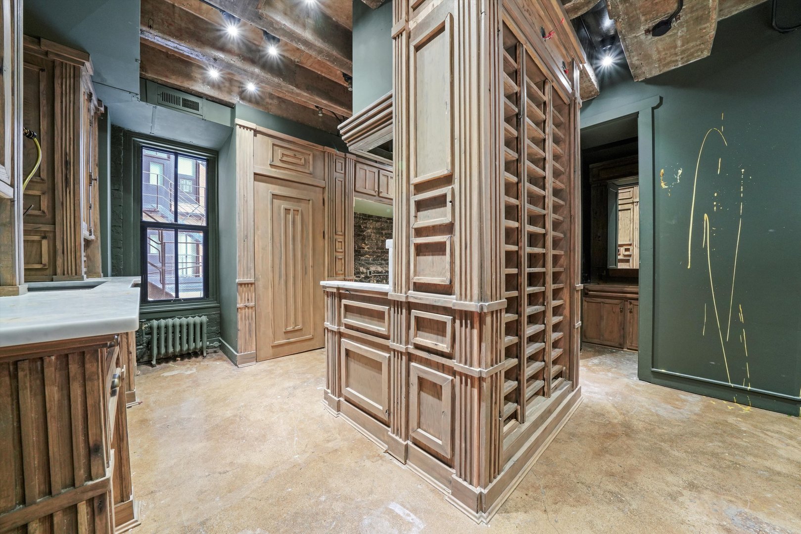 3100 North Sheridan Road, Unit 2E Chicago, IL 60657 - Photo 20 of 26 a view of front door and deck