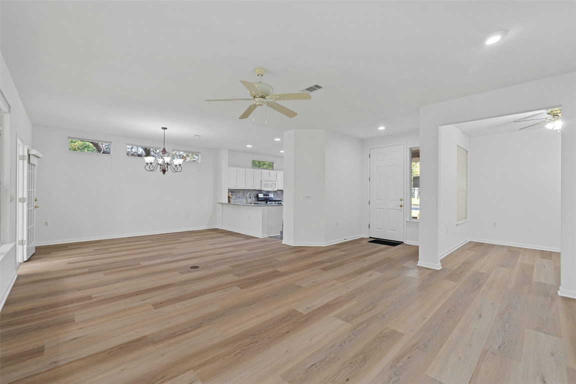 101 Buttercup Trail Georgetown, TX 78633 - Photo 7 of 34