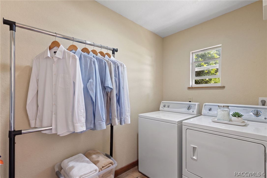 6503 Riverside Drive Yankeetown, FL 34498 - Photo 45 of 63 Laundry