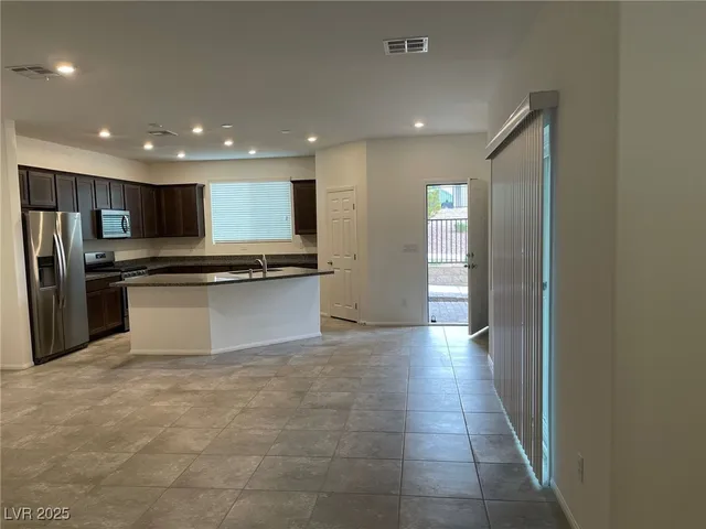 $2,500 | 10606 Sariah Skye Avenue, Las Vegas, NV 89166