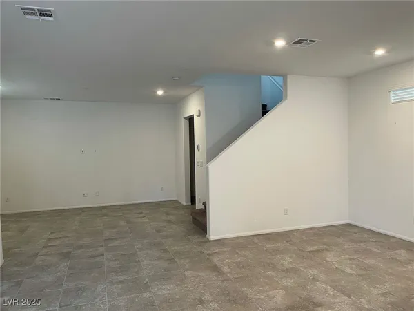 $2,400 | 10606 Sariah Skye Avenue, Las Vegas, NV 89166
