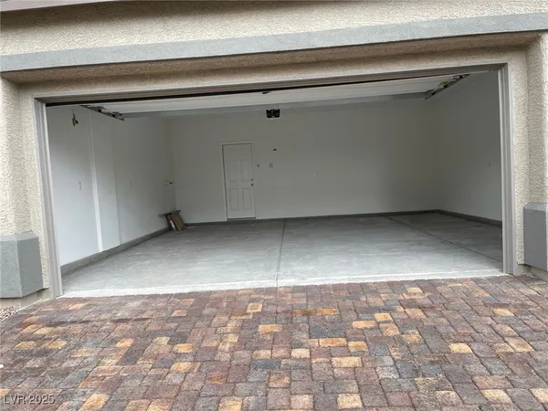 $2,400 | 10606 Sariah Skye Avenue, Las Vegas, NV 89166