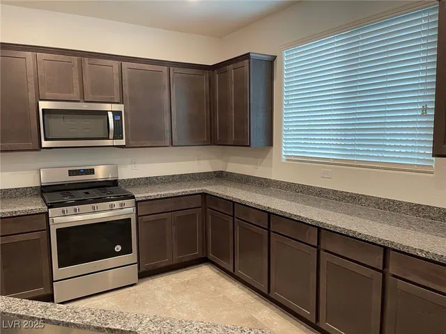 $2,500 | 10606 Sariah Skye Avenue, Las Vegas, NV 89166