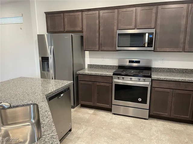 $2,500 | 10606 Sariah Skye Avenue, Las Vegas, NV 89166
