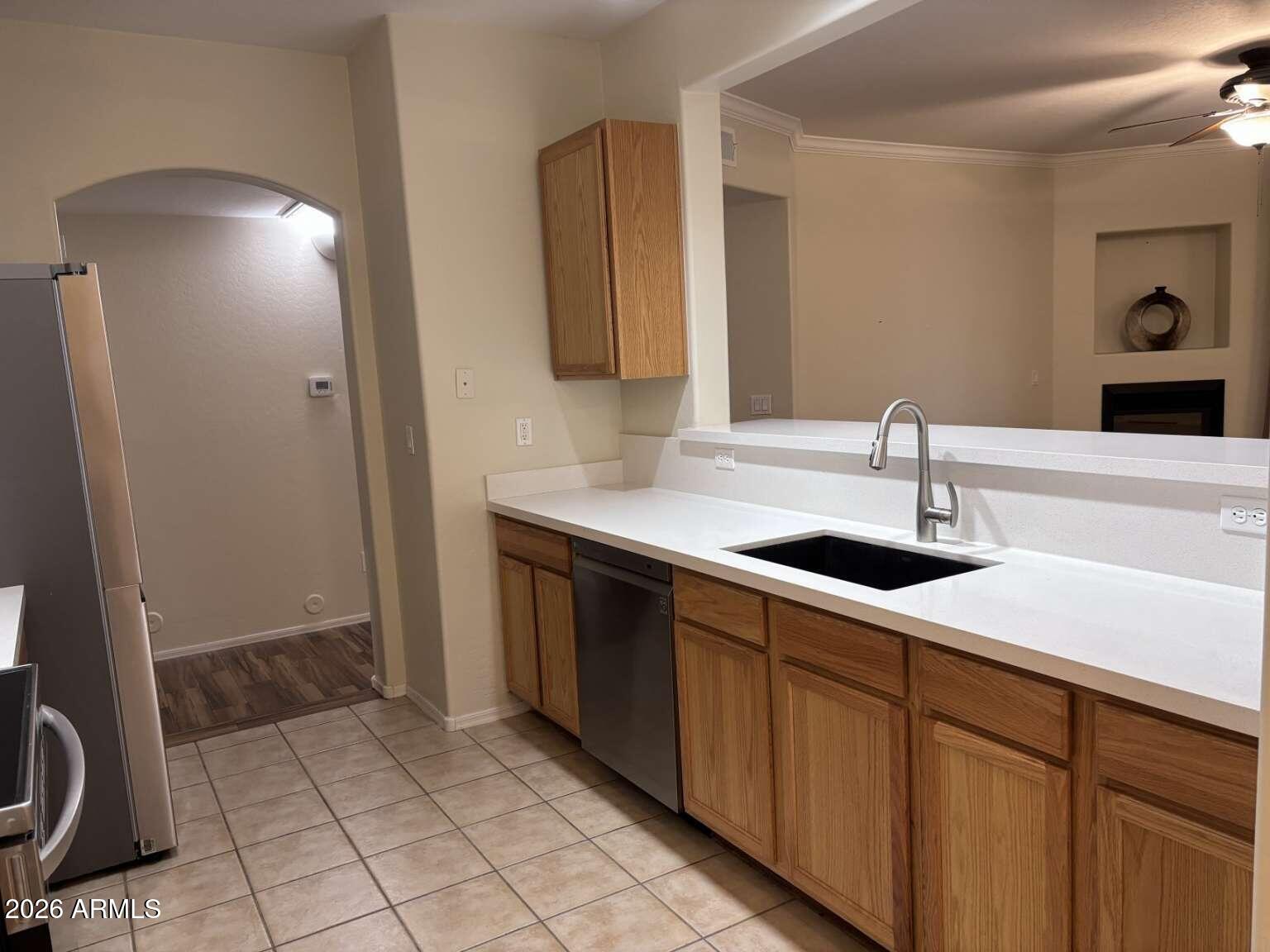 955 East Knox Road, Unit 118 Chandler, AZ 85225 - Photo 8 of 46 a bathroom with a sink and a mirror