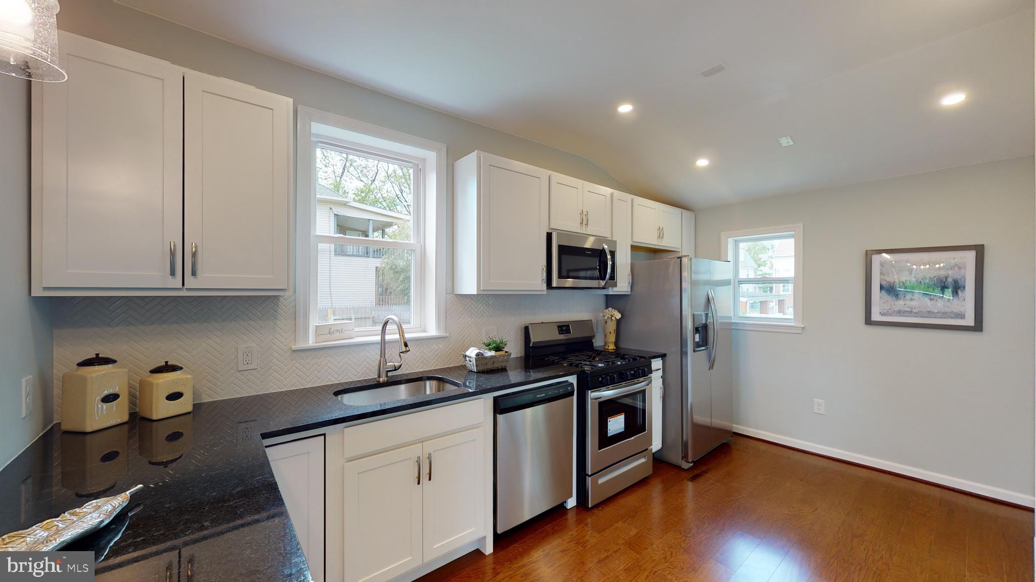3310 Rueckert Avenue Baltimore, MD 21214 - Photo 3 of 41 Gallery Image 3