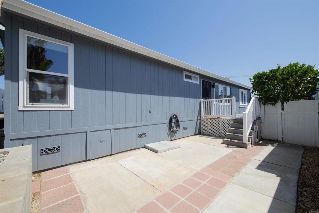 6503 Friendly Place Carlsbad, CA 92011 - Photo 25 of 33