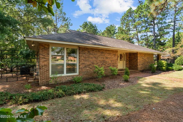 $649,000 | 50 Wilson Road, Pinehurst, NC 28374