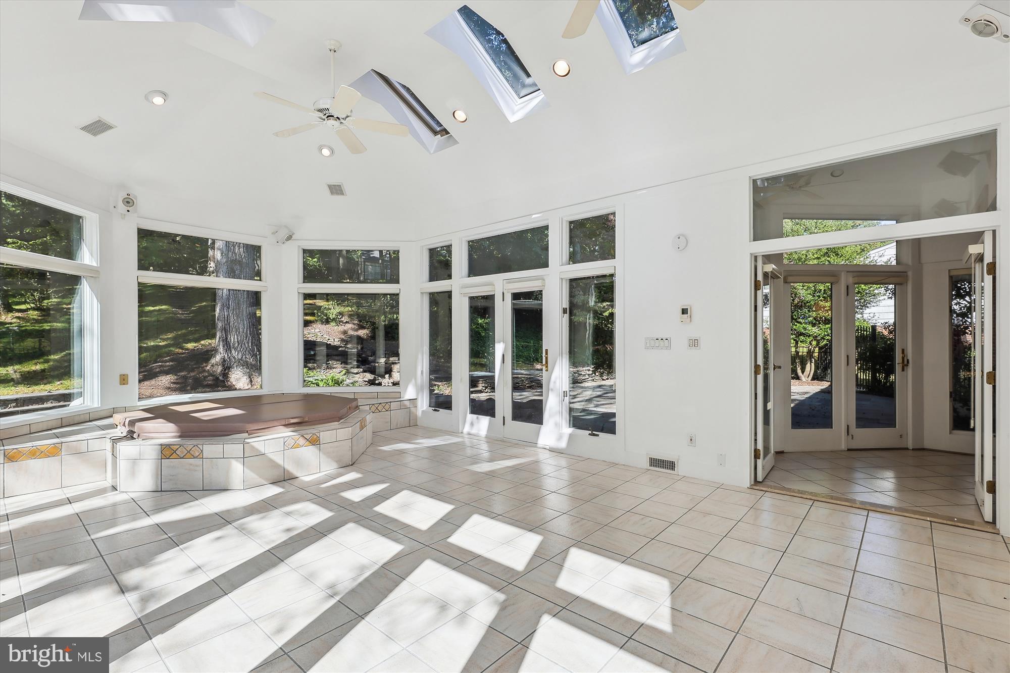 11616 Lovejoy Street Silver Spring, MD 20902 - Photo 22 of 72 Owners enjoyed jacuzzi. Can be used as bedroom.