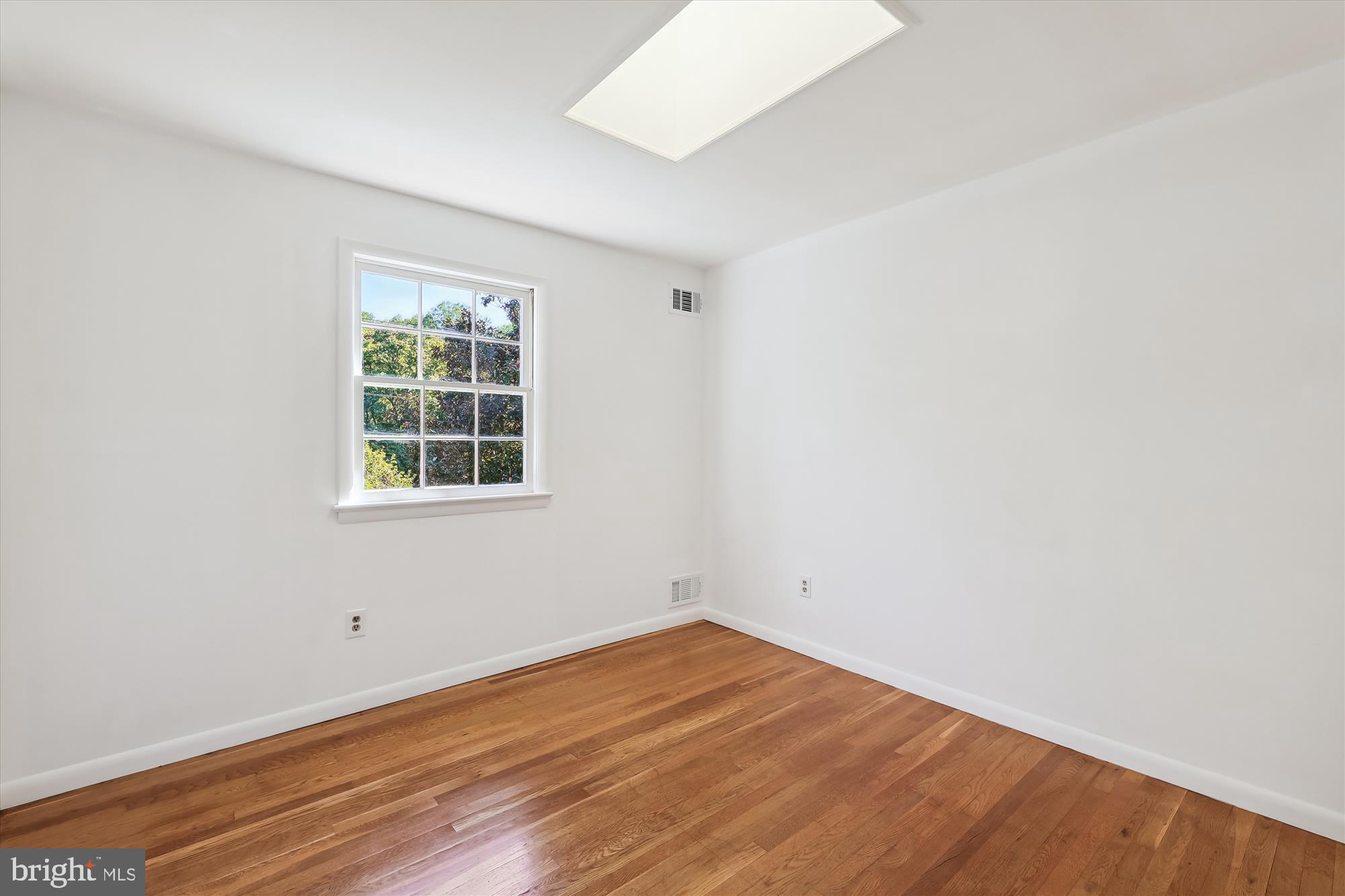 11616 Lovejoy Street Silver Spring, MD 20902 - Photo 34 of 72 Bedroom 3 with nice view.