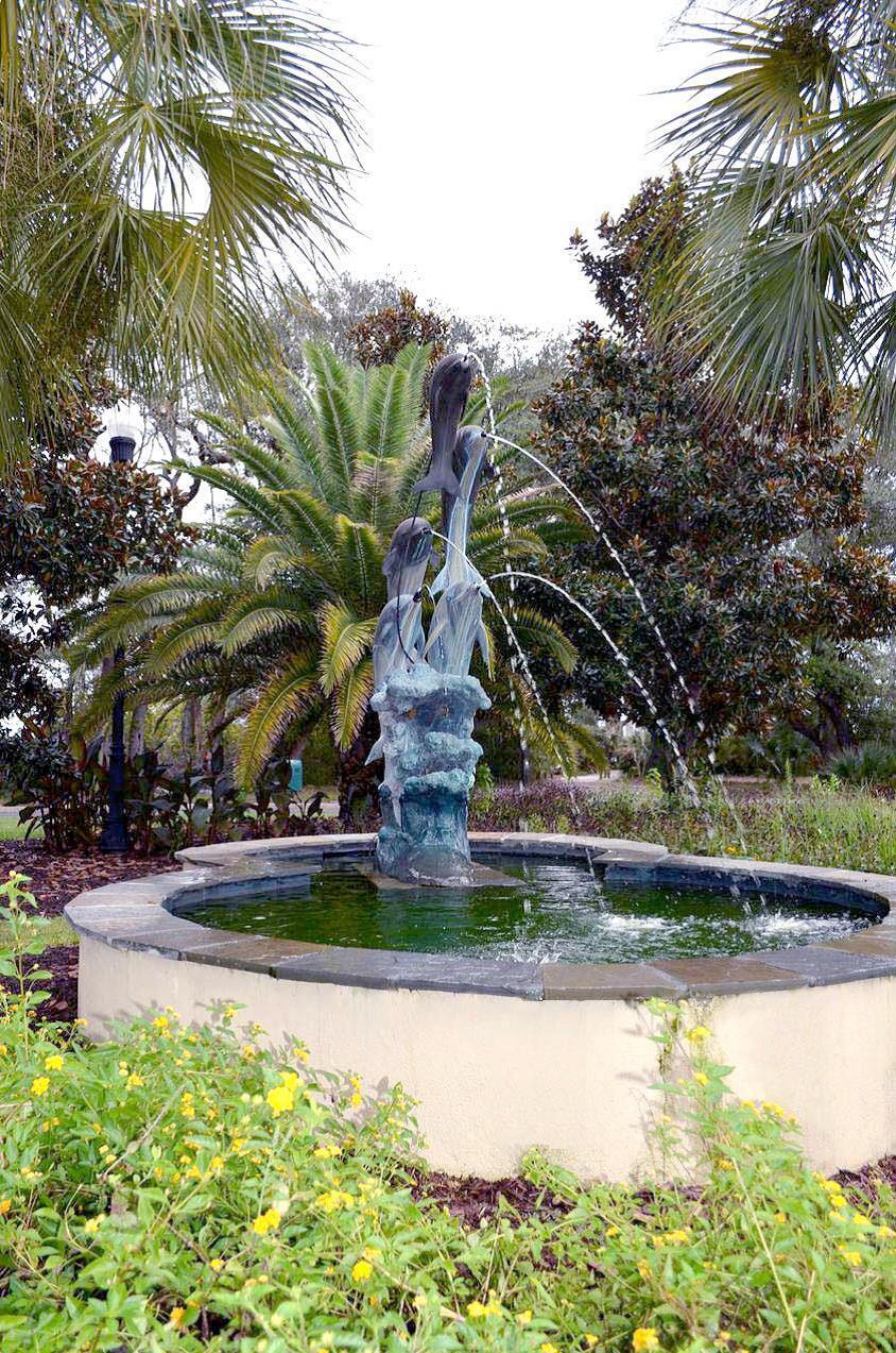 130 River Landing Drive, Unit 9316 Charleston, SC 29492 - Photo 9 of 11 Daniel's Landing Fountain