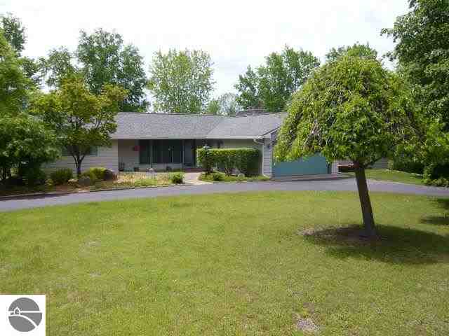 8499 Clam Lake Road Bellaire, MI 49615 - Photo 3 of 73 1781590-2.JPG