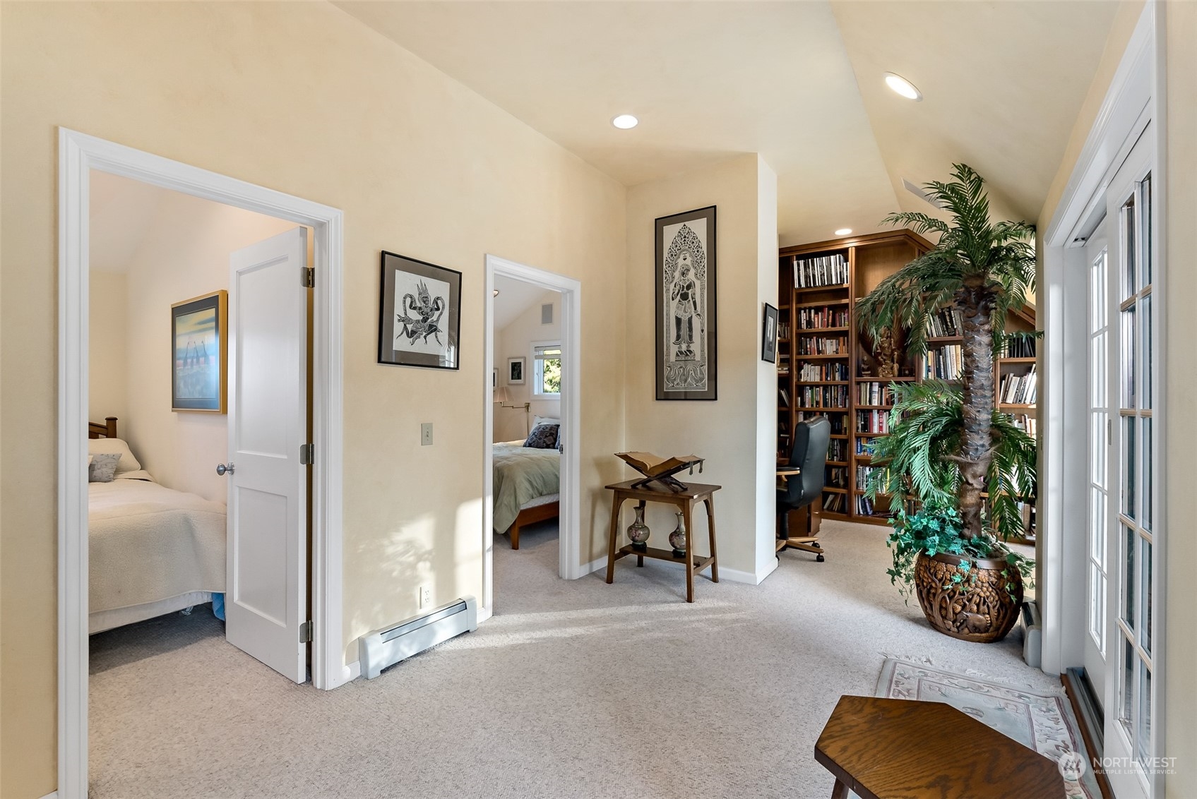 316 Chuckanut Point Road Bellingham, WA 98229 - Photo 28 of 40 a view of livingroom with furniture and a potted plant