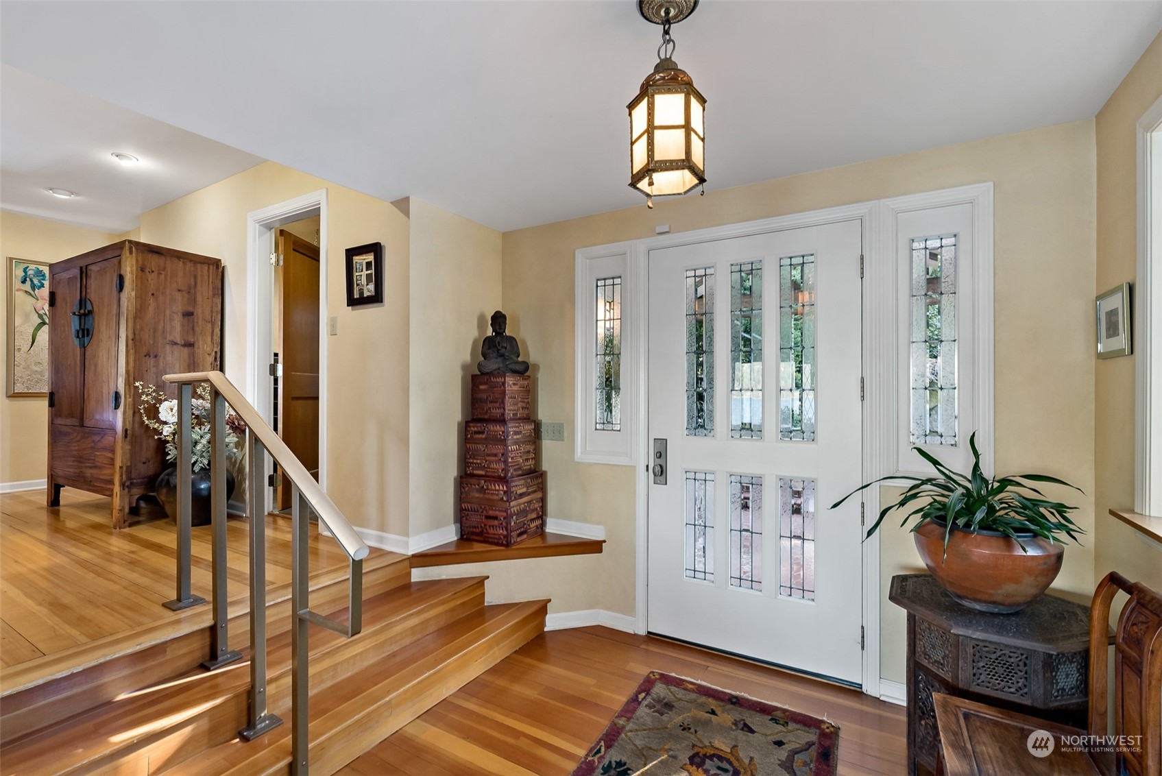 316 Chuckanut Point Road Bellingham, WA 98229 - Photo 9 of 40 a view of a living room