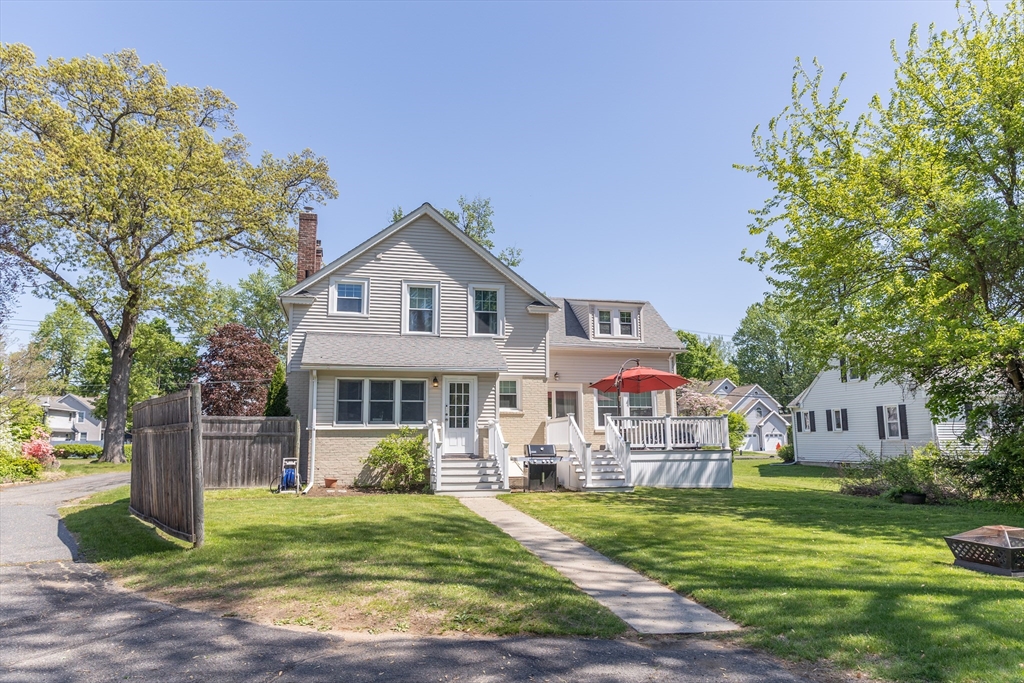 103 Maple Road Longmeadow, MA 01106 - Photo 7 of 35 a view of a yard in front of house